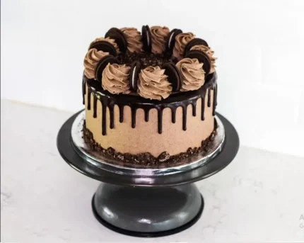 chocolate oreo drip cake